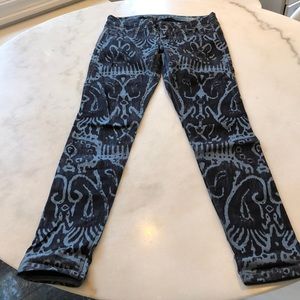 Fade To Blue tribal print skinny jean. Sz 27